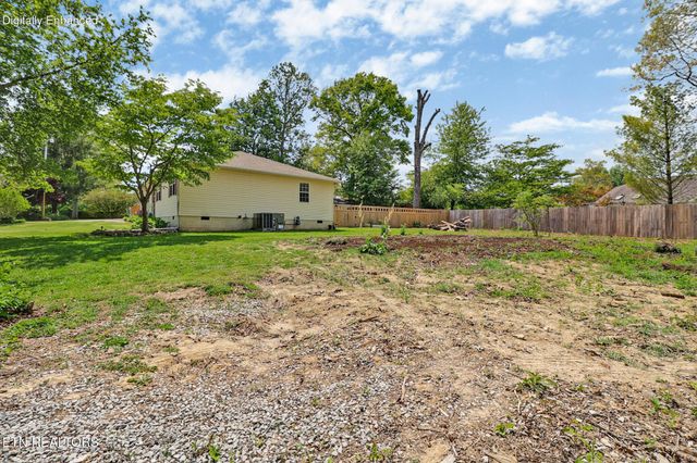 15 Rena Circle, Crossville, TN 38572