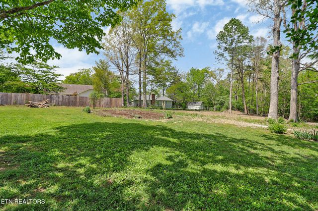 15 Rena Circle, Crossville, TN 38572