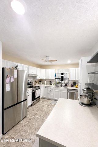 15 Rena Circle, Crossville, TN 38572