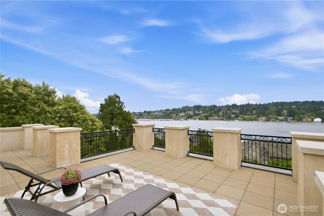 4616 95th Avenue NE, Yarrow Point, WA 98004