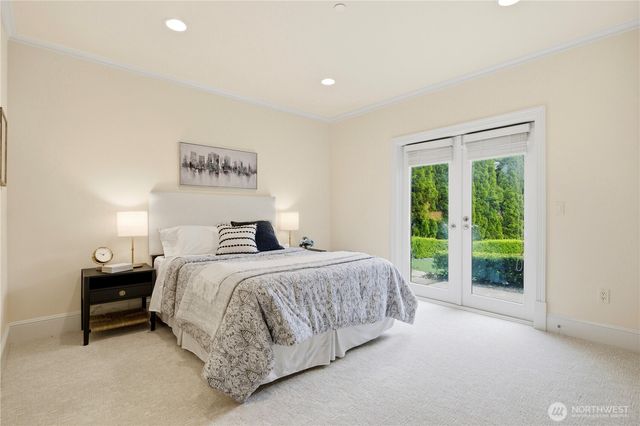 4616 95th Avenue NE, Yarrow Point, WA 98004
