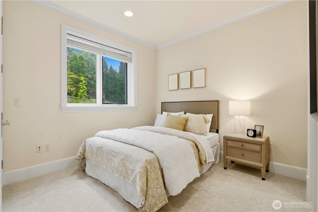 4616 95th Avenue NE, Yarrow Point, WA 98004