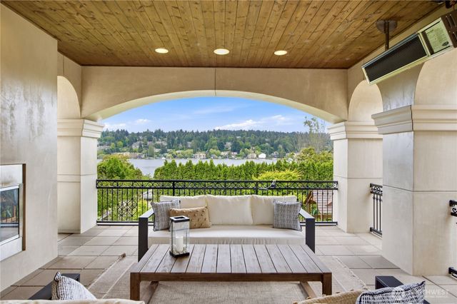 4616 95th Avenue NE, Yarrow Point, WA 98004