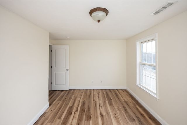 83 Massasoit Rd, Worcester, MA 01604