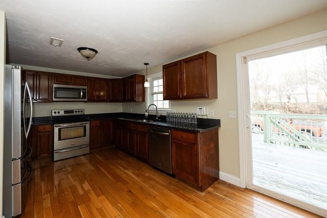 83 Massasoit Rd, Worcester, MA 01604