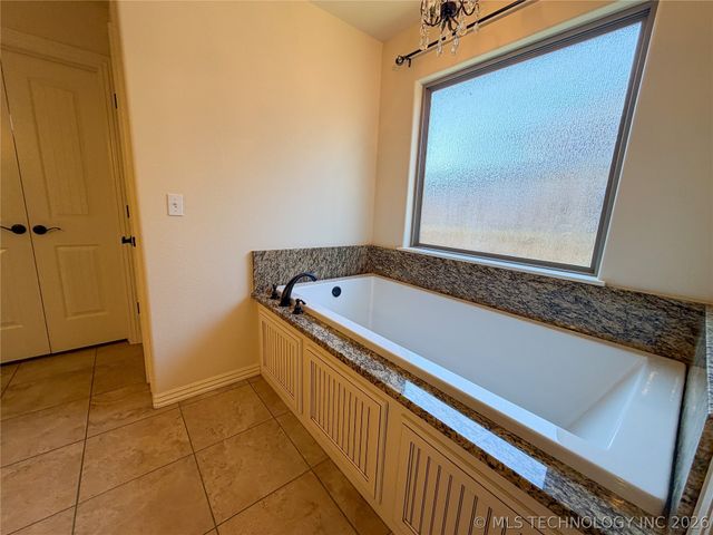 601 Kingston Place, Tahlequah, OK 74464