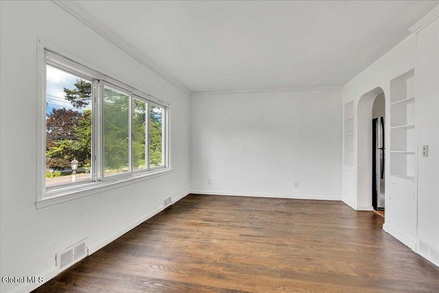 211 Shaker Road, Albany, NY 12211