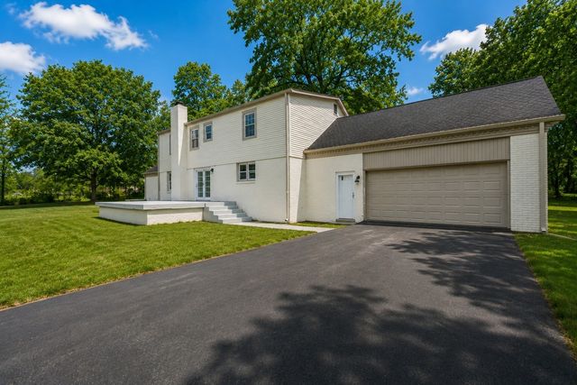 104 W Longview Dr, Portland, TN 37148