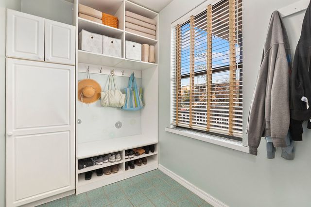 4429 N Beacon Street 2N, Chicago, IL 60640