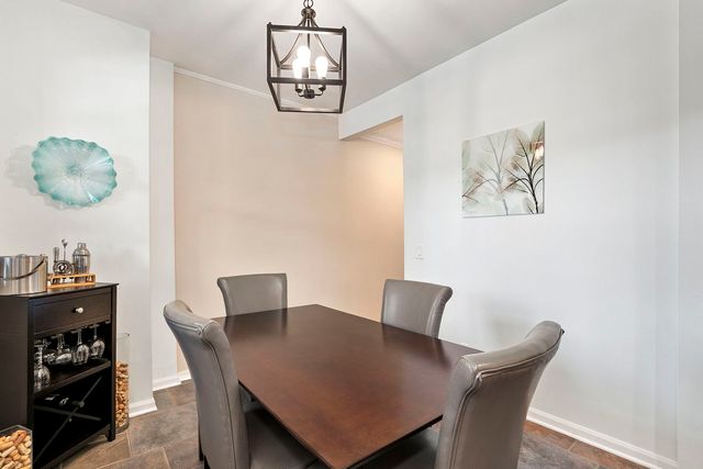 4429 N Beacon Street 2N, Chicago, IL 60640