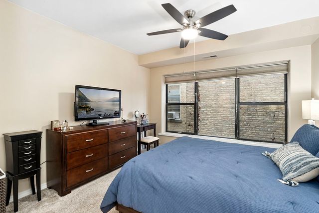 4429 N Beacon Street 2N, Chicago, IL 60640