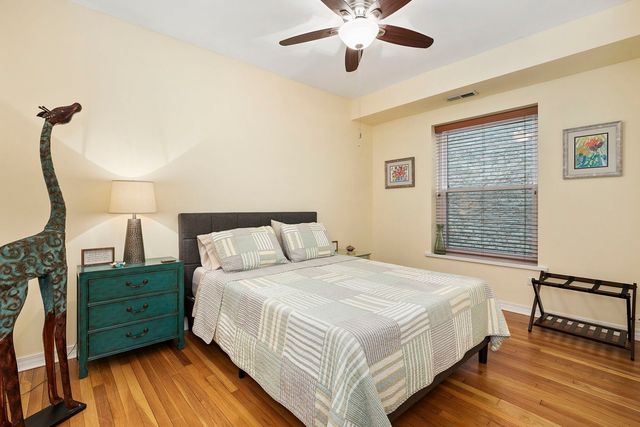 4429 N Beacon Street 2N, Chicago, IL 60640