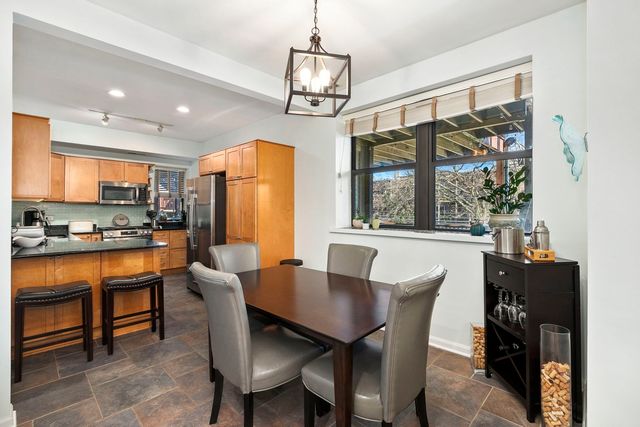 4429 N Beacon Street 2N, Chicago, IL 60640