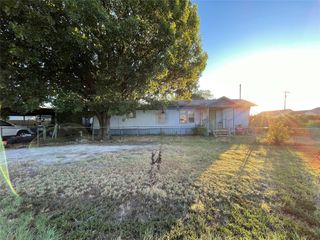 2400 Creek Drive, Granbury, TX 76048