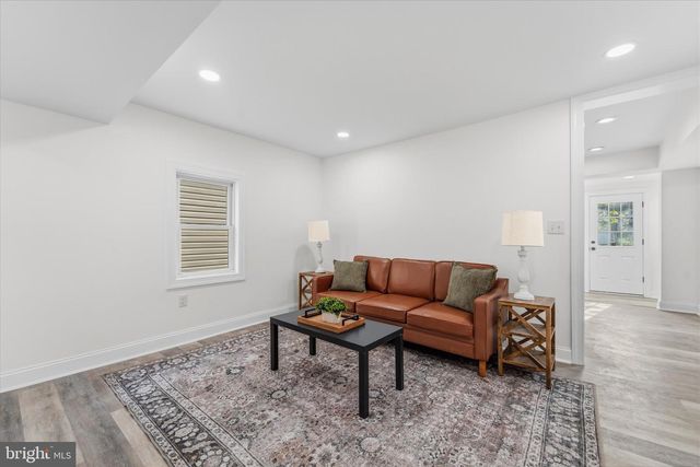 316 RITENOUR ST, Front Royal, VA 22630