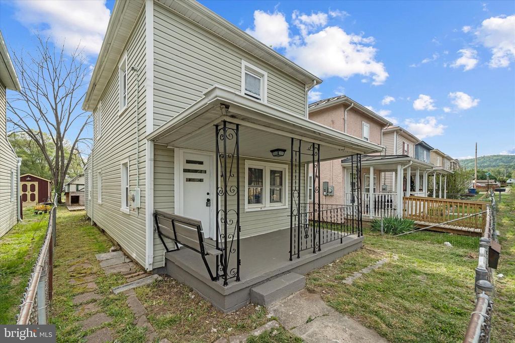 316 RITENOUR ST, Front Royal, VA 22630