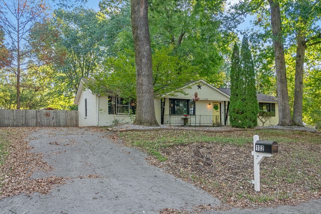 102 Preston Dr, Clarksville, TN 37042