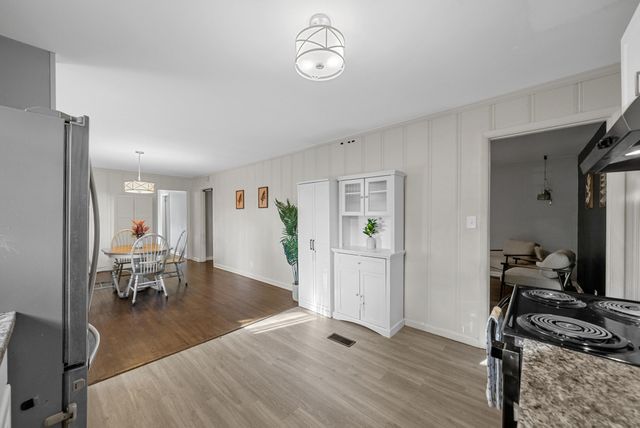 102 Preston Dr, Clarksville, TN 37042