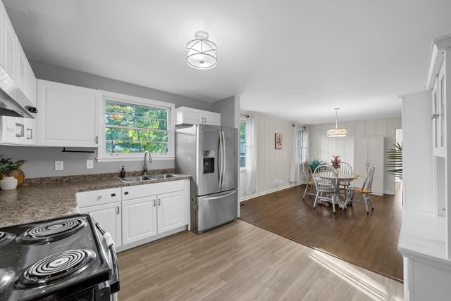 102 Preston Dr, Clarksville, TN 37042