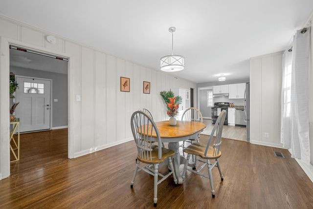 102 Preston Dr, Clarksville, TN 37042