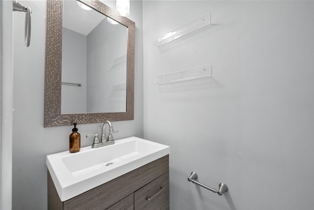 102 Preston Dr, Clarksville, TN 37042