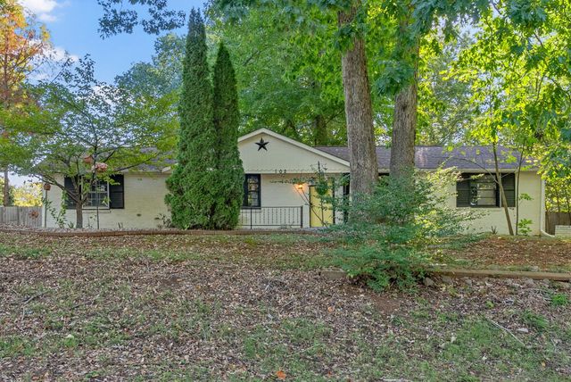 102 Preston Dr, Clarksville, TN 37042
