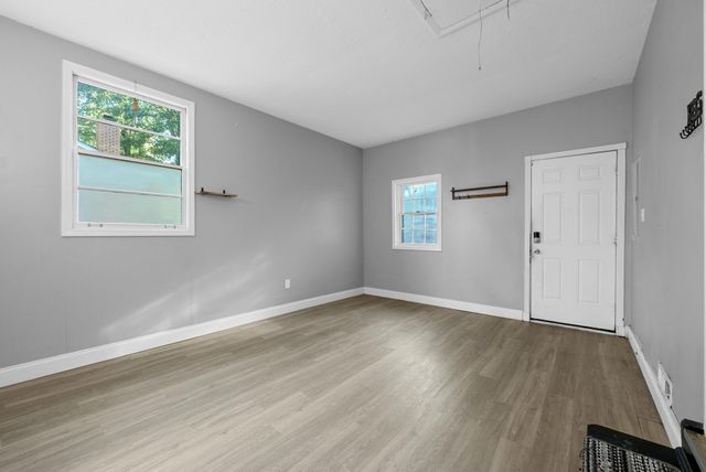 102 Preston Dr, Clarksville, TN 37042