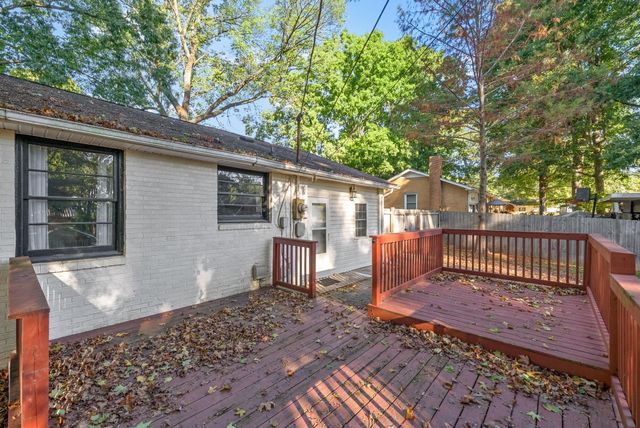 102 Preston Dr, Clarksville, TN 37042