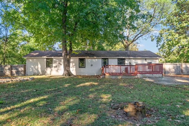 102 Preston Dr, Clarksville, TN 37042