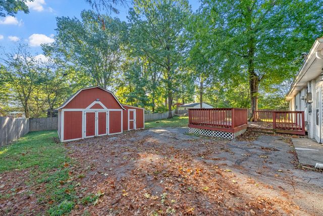 102 Preston Dr, Clarksville, TN 37042