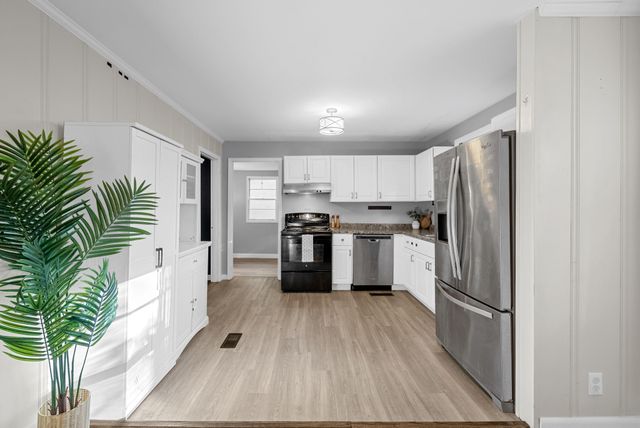 102 Preston Dr, Clarksville, TN 37042