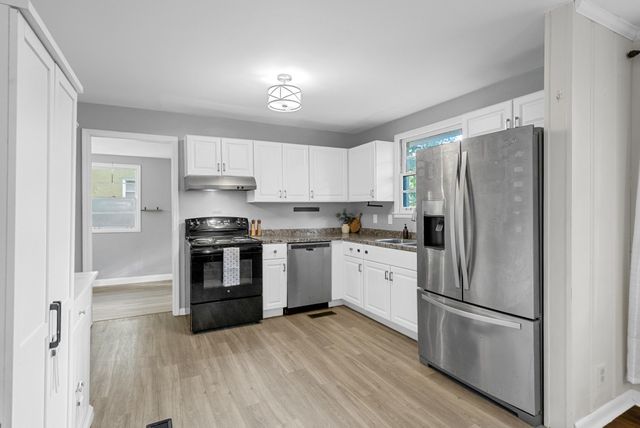 102 Preston Dr, Clarksville, TN 37042