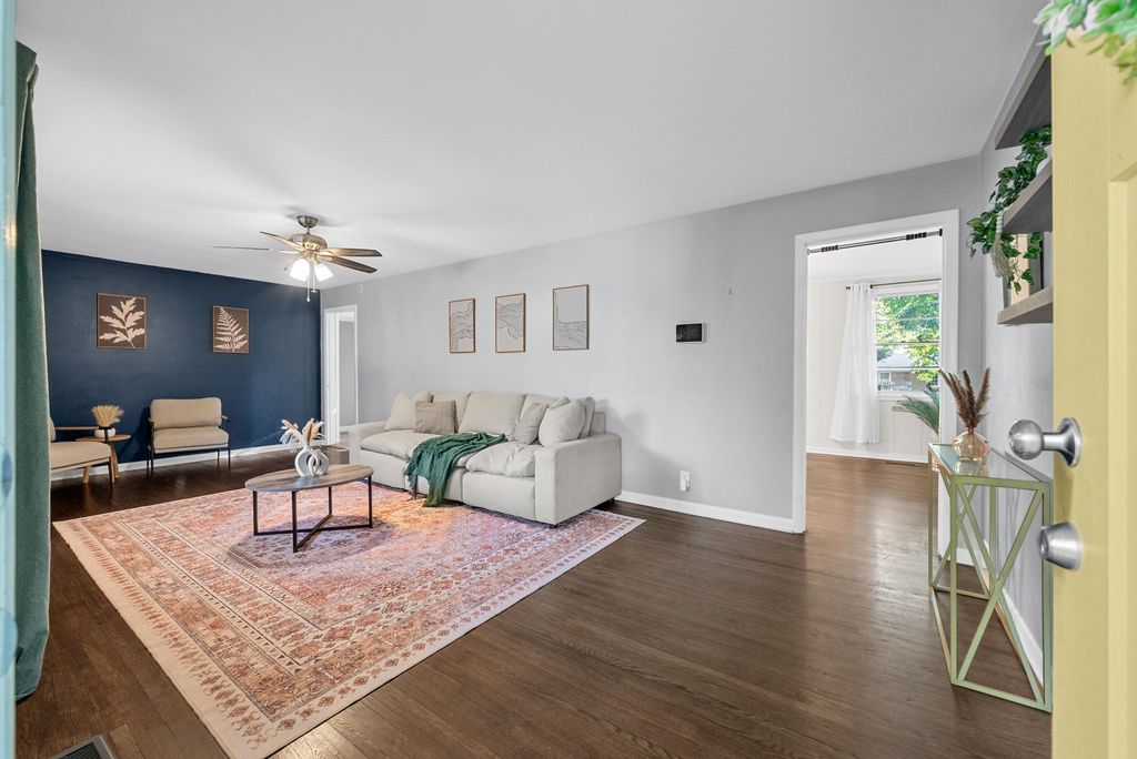 102 Preston Dr, Clarksville, TN 37042