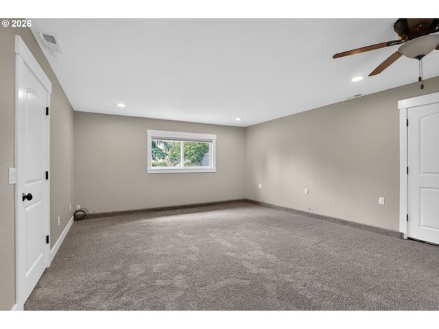 19601 S KALAL Ct, Oregon City, OR 97045