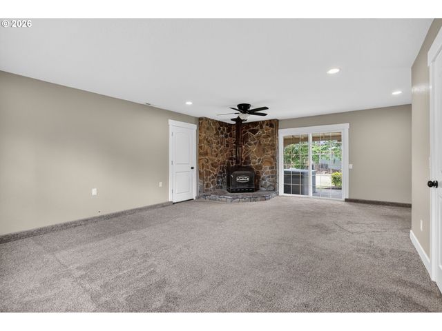 19601 S KALAL Ct, Oregon City, OR 97045