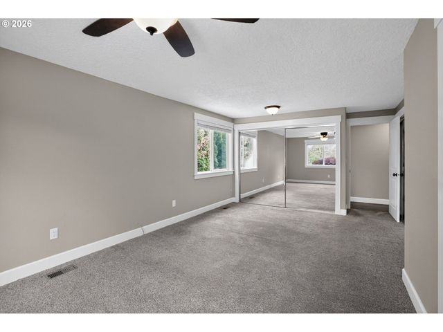 19601 S KALAL Ct, Oregon City, OR 97045