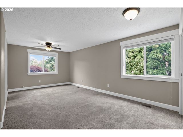 19601 S KALAL Ct, Oregon City, OR 97045