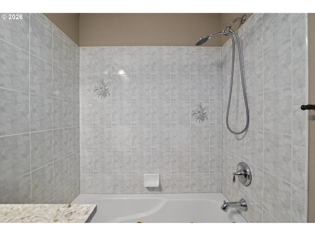 19601 S KALAL Ct, Oregon City, OR 97045
