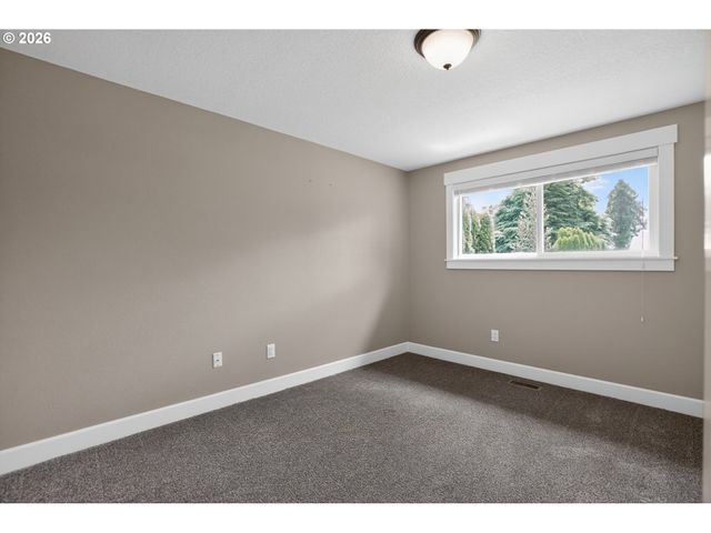 19601 S KALAL Ct, Oregon City, OR 97045