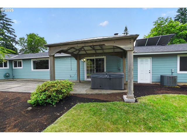 19601 S KALAL Ct, Oregon City, OR 97045