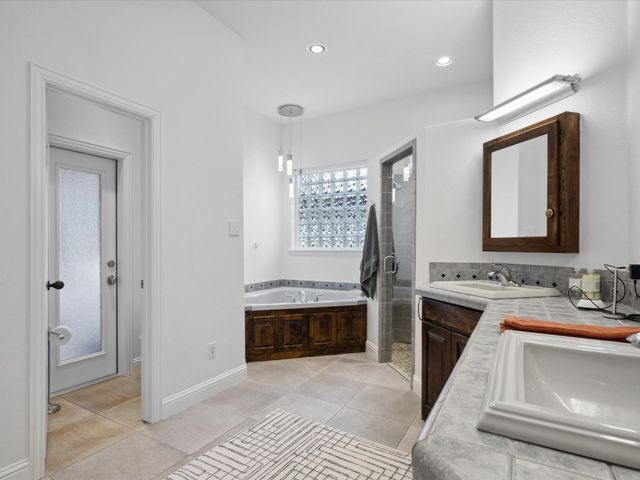186 Deer Creek Drive, Aledo, TX 76008