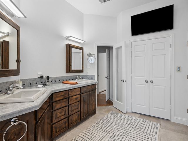 186 Deer Creek Drive, Aledo, TX 76008