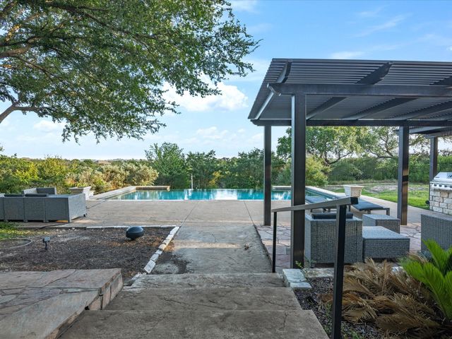 186 Deer Creek Drive, Aledo, TX 76008