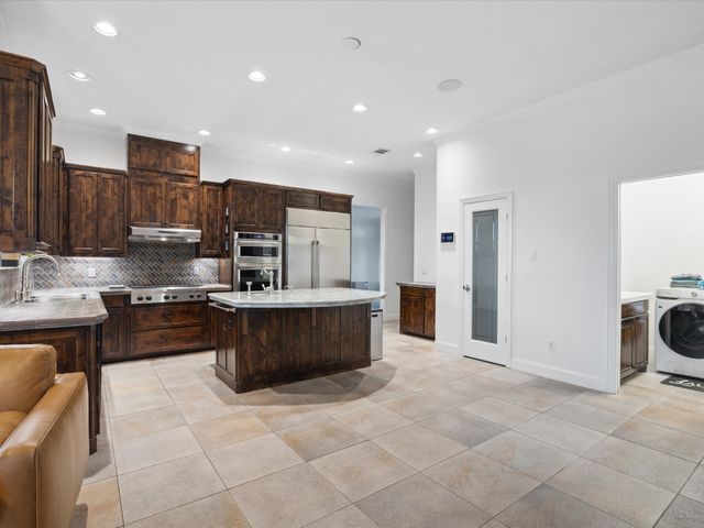 186 Deer Creek Drive, Aledo, TX 76008