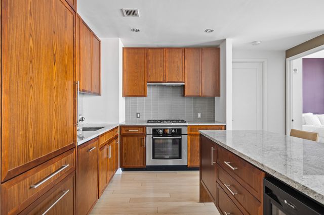 580 Washington St PH5, Boston, MA 02111