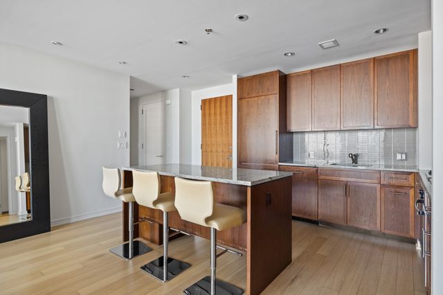 580 Washington St PH5, Boston, MA 02111