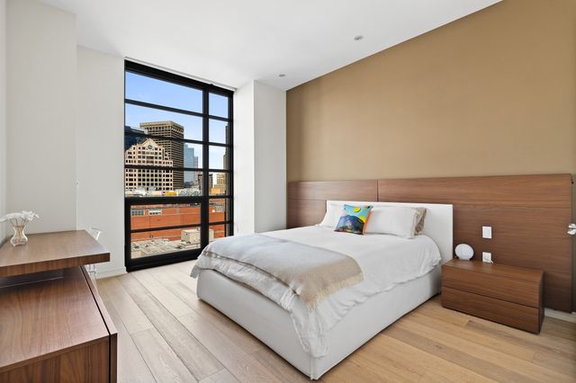 580 Washington St PH5, Boston, MA 02111