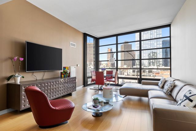580 Washington St PH5, Boston, MA 02111