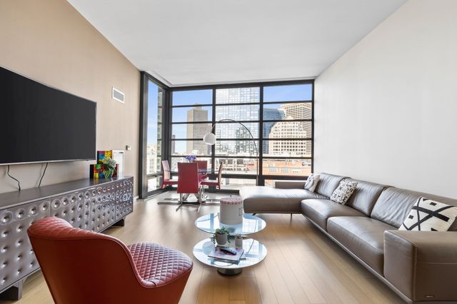 580 Washington St PH5, Boston, MA 02111