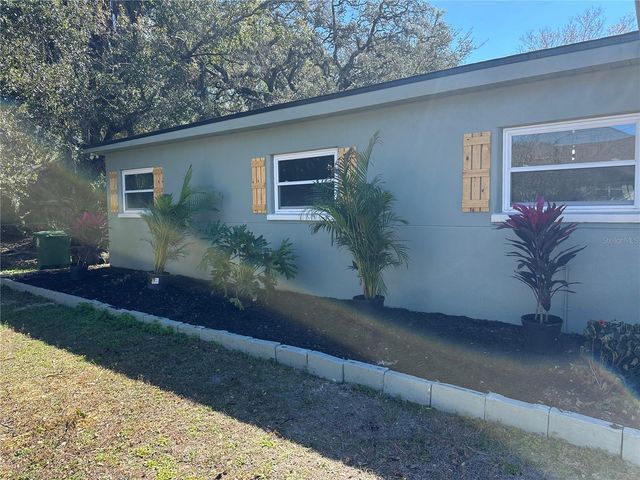 2001 E POWHATAN AVENUE, Tampa, FL 33610